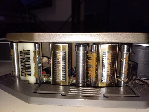 Tascam 85-16B heads soiled due to sticky-shed syndrome. A well known problem of Ampex tapes